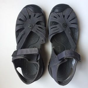 Keen Women’s Sz 6 Closed Toe Sandals